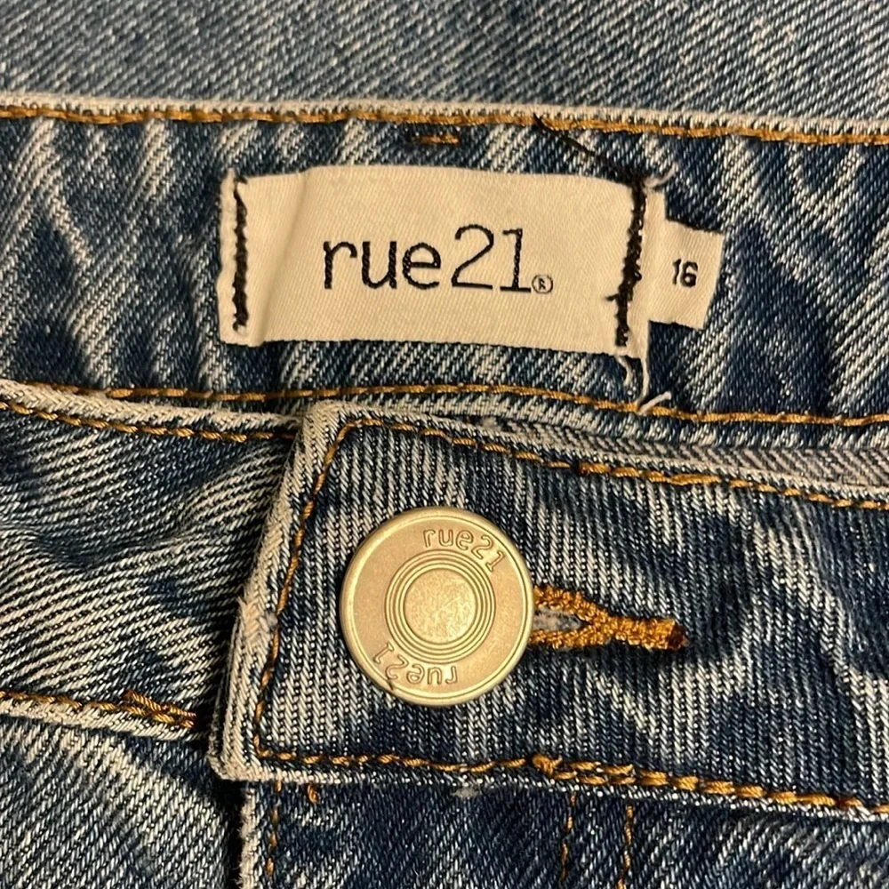 Rue 21 - medium wash blue jeans with black butterfly prints - sizer 16